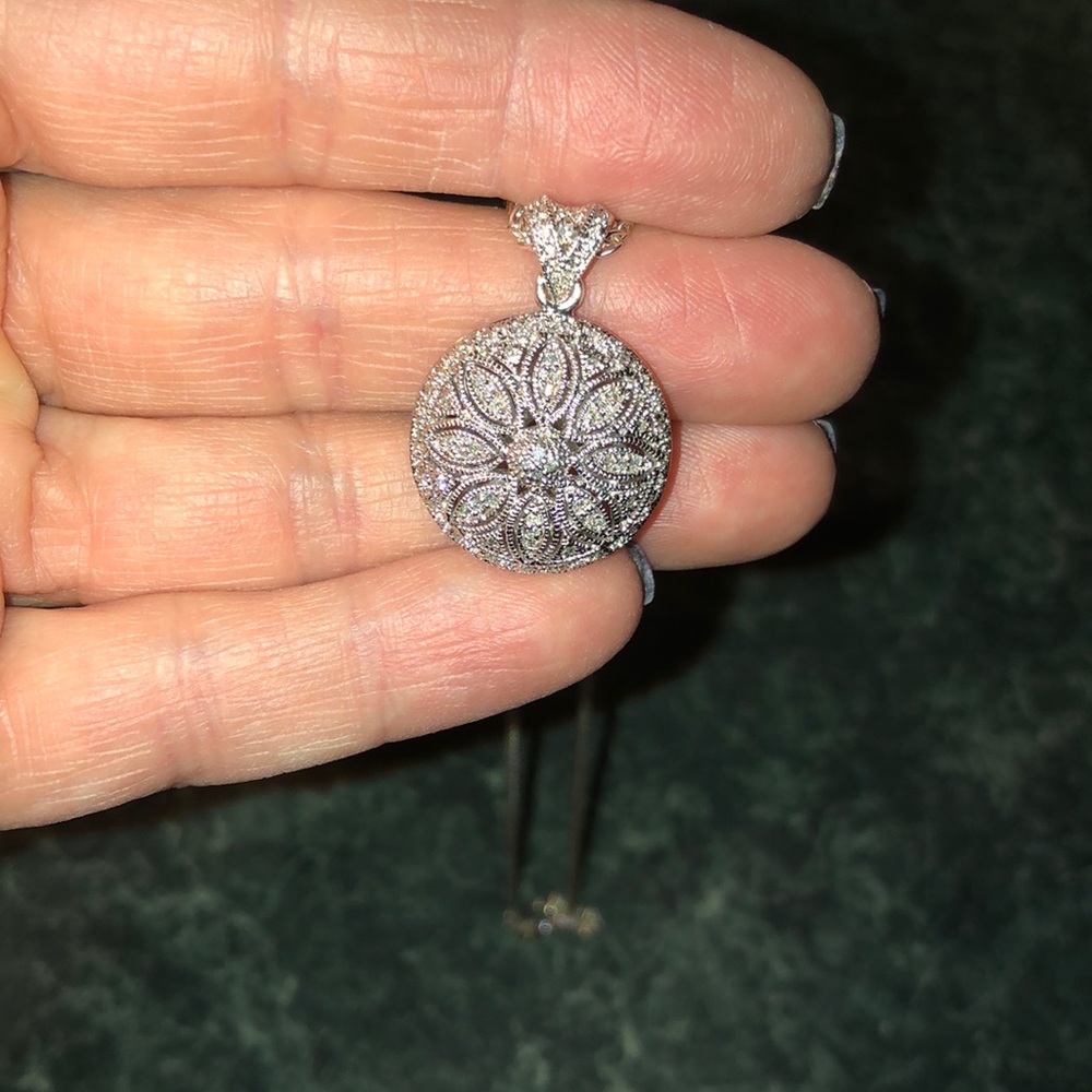 Affinity diamonds sterling silver flower pendant